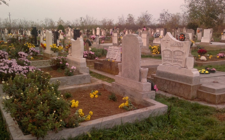 Felhívás a sírhelyek megváltásáról