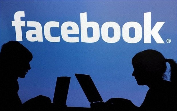 Bár egyre drágább, a kis cégek többsége szerint megéri Facebookozni