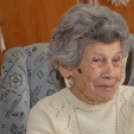 90 évesen is kerékpárral megy piacra Rozika néni