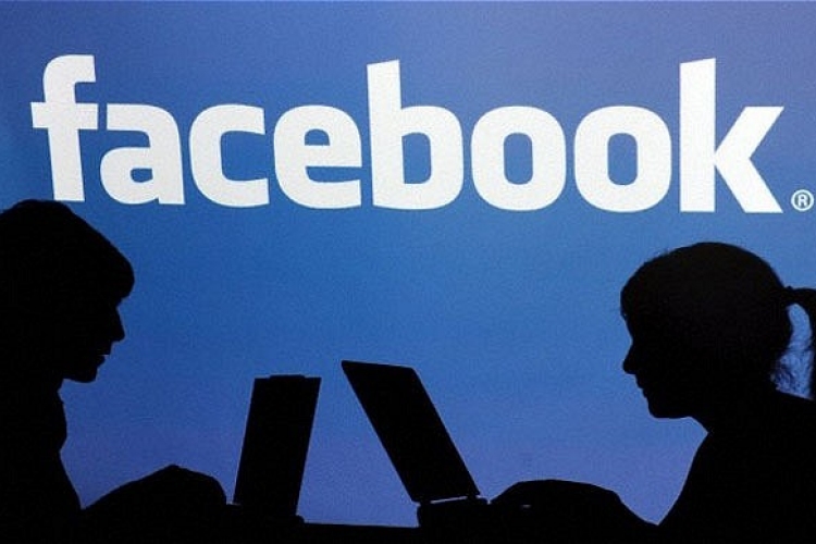 Bár egyre drágább, a kis cégek többsége szerint megéri Facebookozni