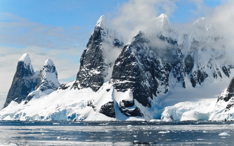 A Föld leghidegebb hőmérsékletét mérték a kelet-antarktiszi fennsíkon