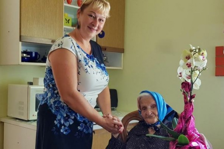 107 éves nénit köszöntöttek Orgoványon