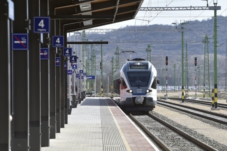 Ötven megállót és vasútállomást újít fel a MÁV
