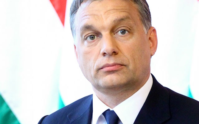Orbán: január 1-jén léphet hatályba a fair bankokról szóló törvény