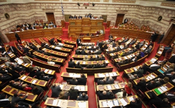 Görög adósság - A parlament megszavazta a megszorító intézkedéseket