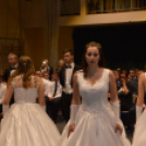 A Mezgé közel 140 végzős diákja büszke a kék szalagra