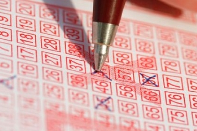 Elő a szelvényekkel – íme az ötös lottó nyerőszámai