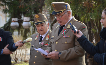 Mi ne győznénk? Hisz Bem a vezérünk!