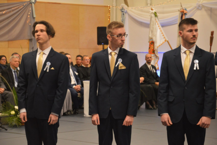 Szalagavató ünnepséget tartott a PG