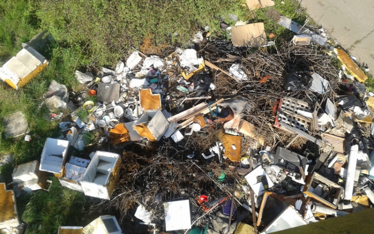 A bugaci ingatlanban tárolta a veszélyes hulladékot