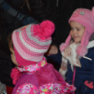 Az óvodásoknak mozi filmmel kedveskedett a Mikulás