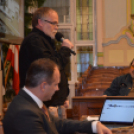 Új ravatalozó, több lámpatest, gyerekpancsoló kialakítása is szerepel a tervek között