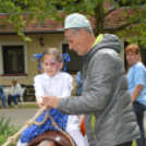 Derűre ború, borúra derű