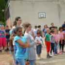 Játszóteret és kerékpárokat kaptak ajándékba