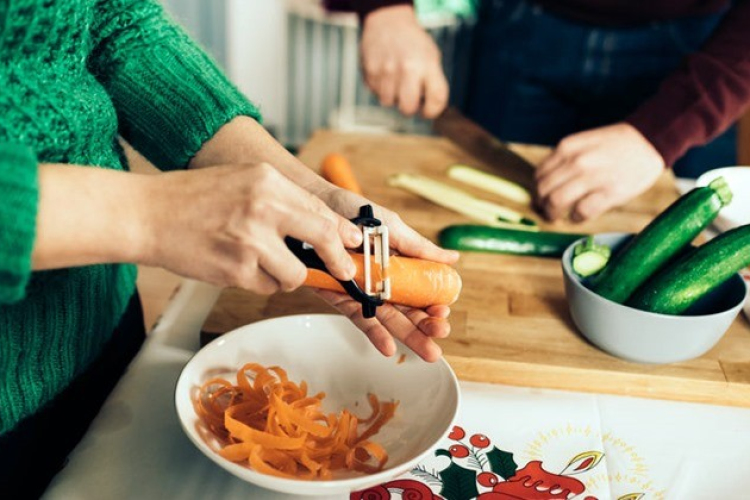 A zöldségeket ezért ne hámozzuk meg
