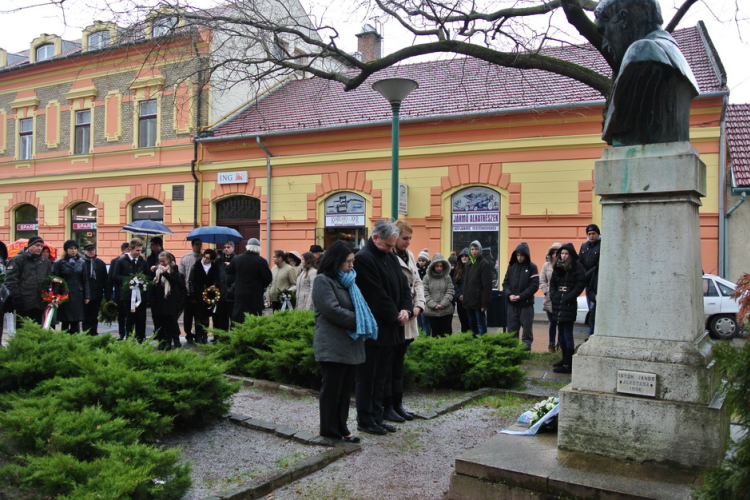 Móra Ferencre emlékezett a város