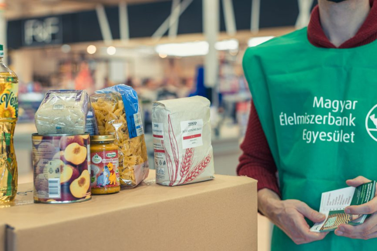 Az Aldi 1,8 milliárd forintnyi élelmiszert adományozott rászorulóknak az Élelmiszerbank segítségével