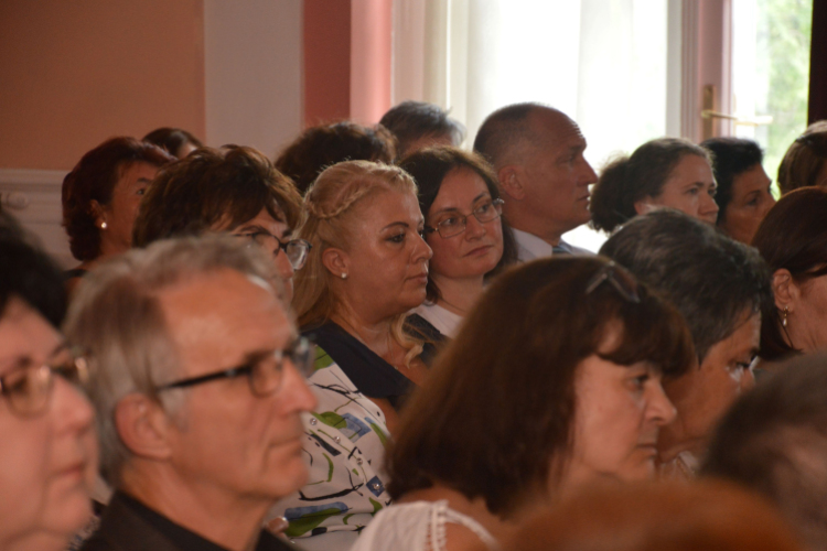 Ünnepi műsorral köszöntötték a pedagógusokat