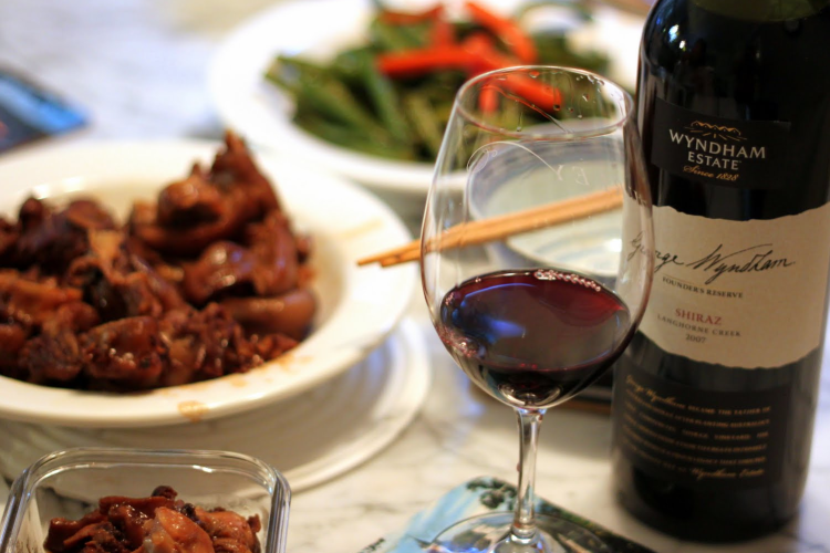 Szörnyű bor-étel párok a köztudatban