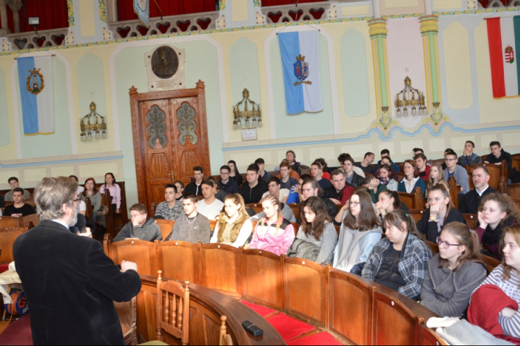 Rendhagyó történelemórát tartottak a Gulag Gupvi-ról