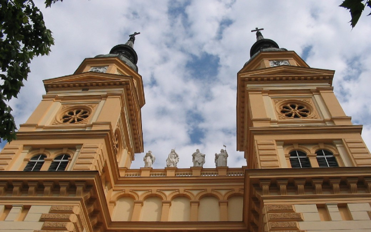 Hírek a Szent István Templomból