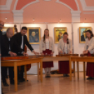 Emberi sorsok lenyomatai képekben és lírában