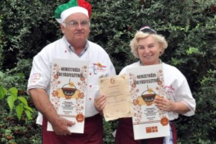 Királyi gulyást főztek Szolnokon