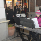 A negyedik gyertya lángja is fellobbant