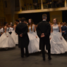 A Mezgé közel 140 végzős diákja büszke a kék szalagra