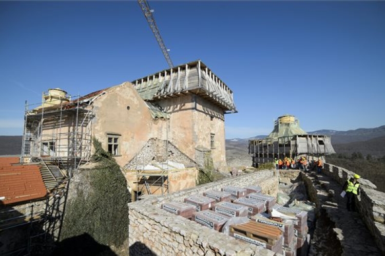 2018-ra fejeződhet be a leégett krasznahorkai vár felújítása