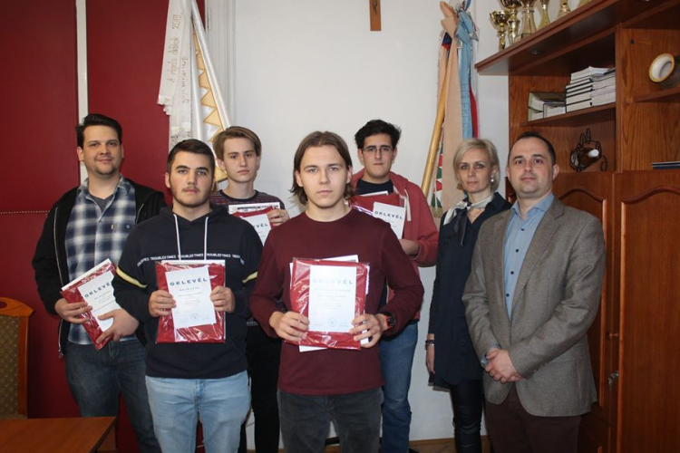 Kimagasló eredményeket értek el matematikából a PG-s diákok