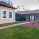 Laktanyából gyermekjóléti központ műemléképületben: egyedi fejlesztéssel gazdagodott Kecskemét
