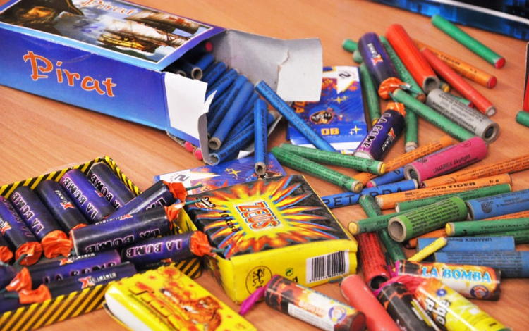 A szilveszteri tűzijátékok újév reggeléig használhatók fel, de petárdázni szigorúan tilos