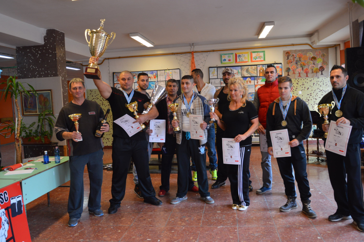 Győzelem a mázsás vasak felett