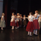 Csokorba kötött táncos-zenés Anyák-napi műsor