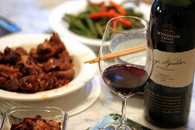 Szörnyű bor-étel párok a köztudatban