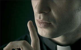 Mise alatt maszturbált a pap (+videó)