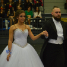 Szalagozó a Közgazdasági Szakgimnáziumban