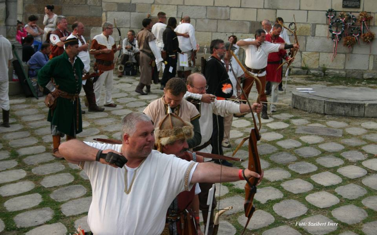 Történelmi Országos Bajnokságon vettek részt a Koppány Íjászok