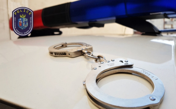 Át akarta verni a szolgáltatót és a rendőröket