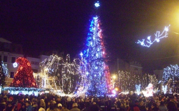 Magyar dalok is felcsendülhetnek Marosvásárhely főterén karácsonykor
