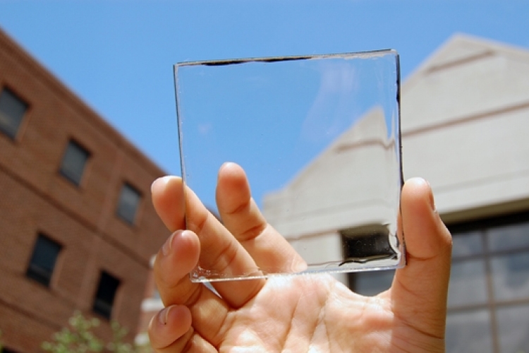 Egy teljesen átlátszó napelem, ami megreformálhatja a jövő ablakait