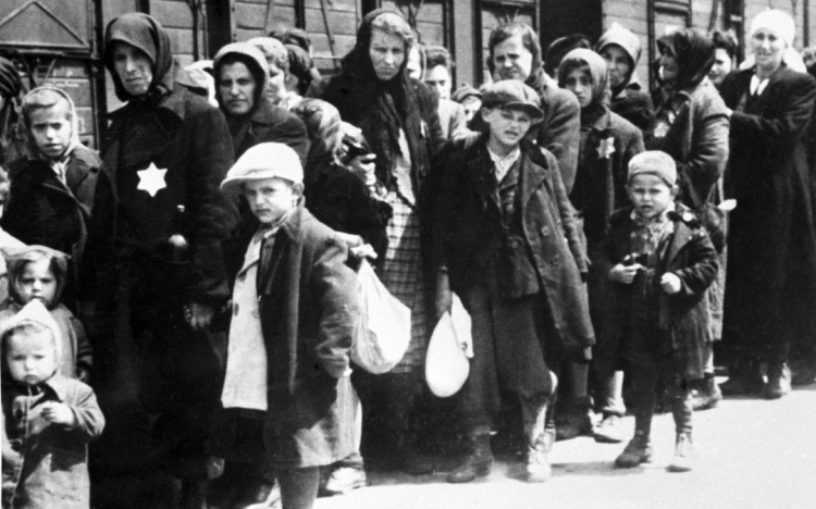 Az auschwitzi haláltábor felszabadulására emlékezünk a holokauszt áldozatainak emléknapján