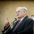 Fülöpjakab központjában avatták fel Petőfi Sándor mellszobrát