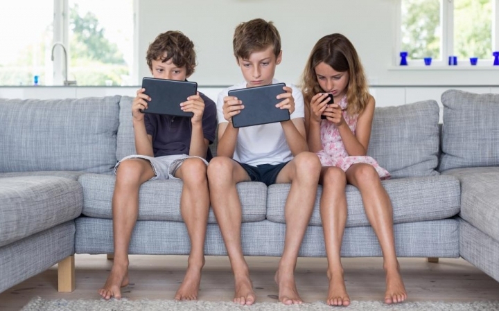 Mit csinálnak gyerekeink a világhálón?