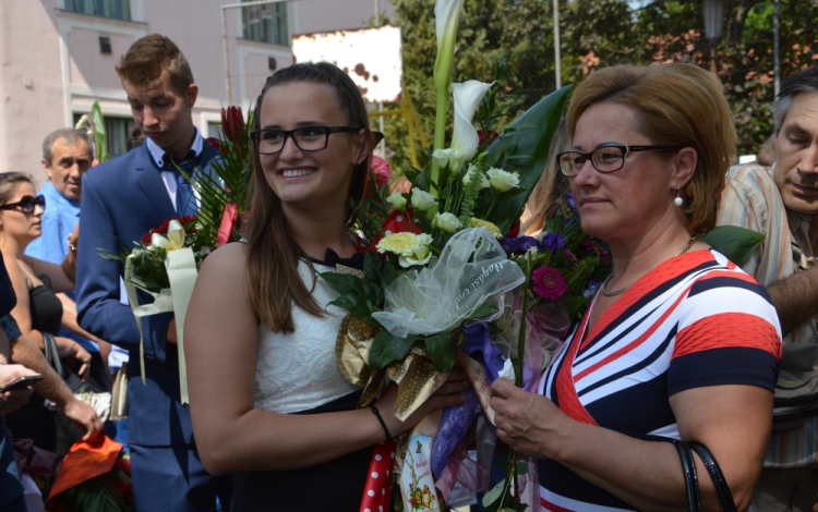 Középiskolai ballagási ünnepségek Kiskunfélegyházán