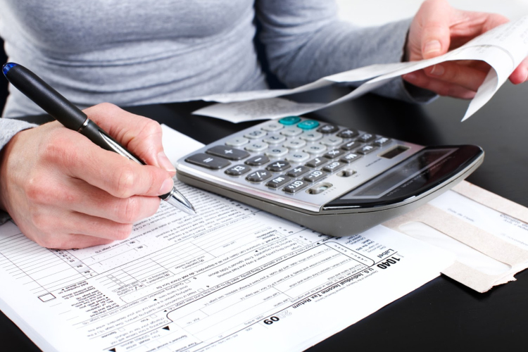 Ma este fontos adózási határidő jár le