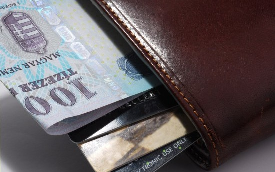 Kiskunfélegyházi büféből lopott pénztárcát