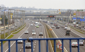 Tíz érdekes szám a magyar utakról