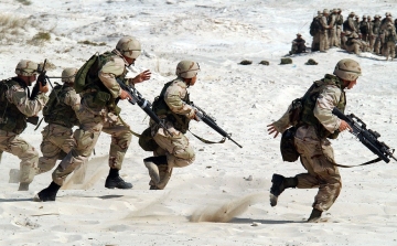 Nyolc román katona sebesült meg a hétfői afganisztáni merényletben